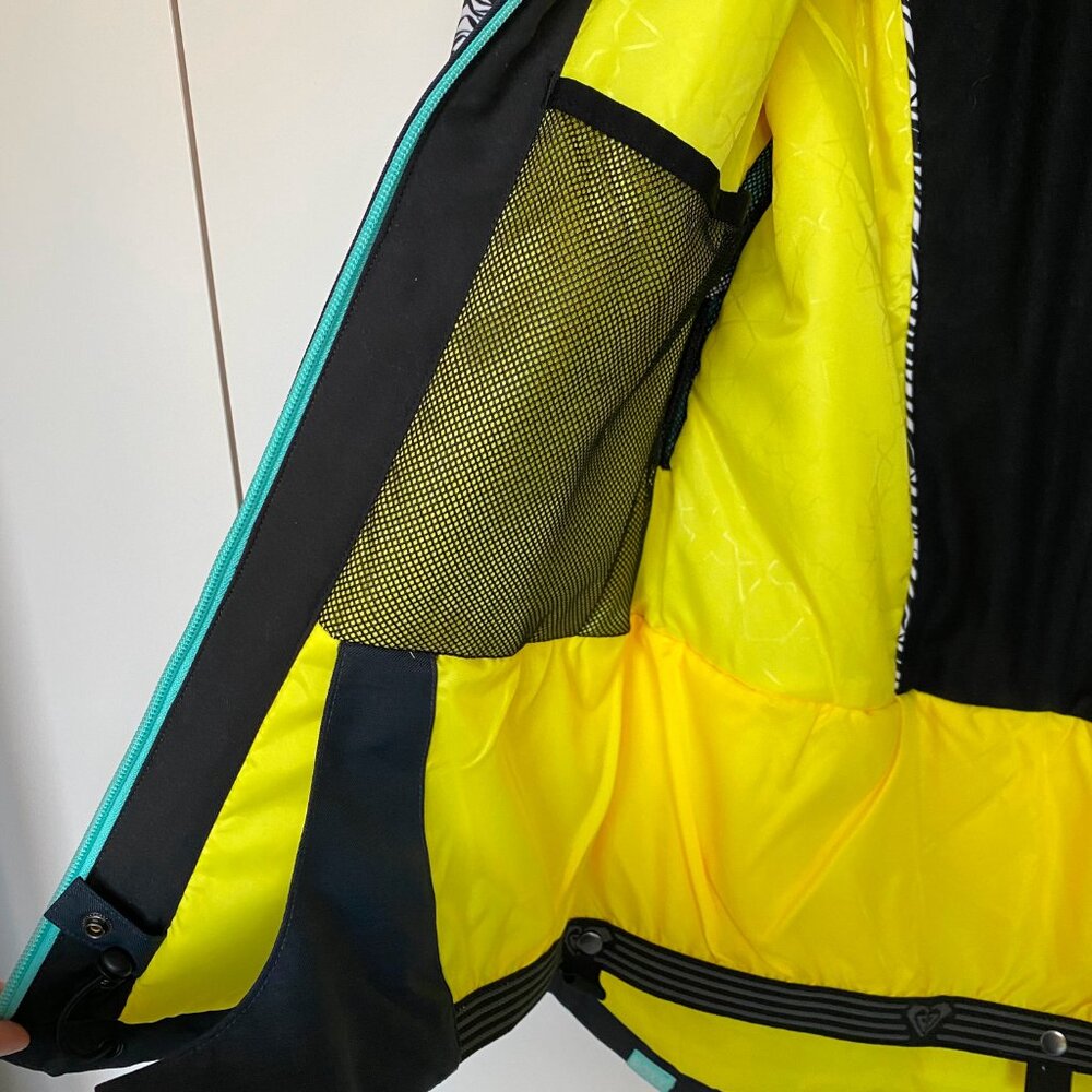 Roxy Black and White Patterned Ski Jacket - image 6